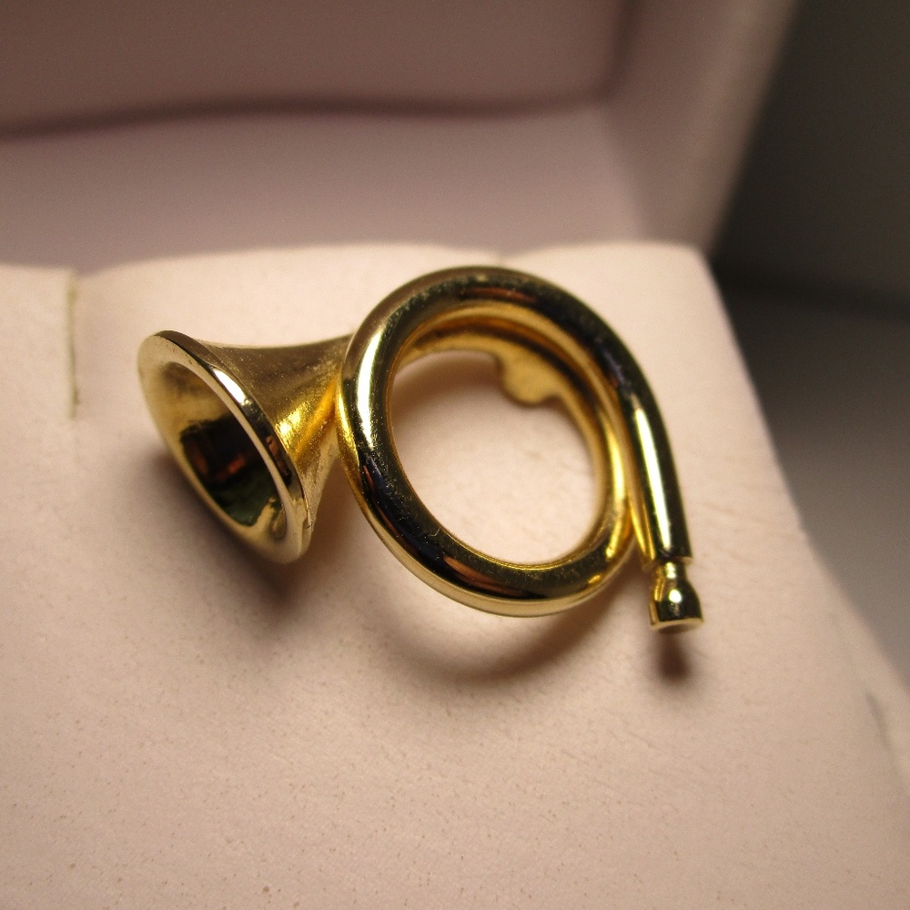Vintage Gold Tone Musical Horn Pin